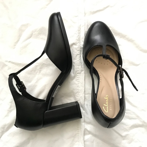 Clarks Freva85 T-Bar Black Pump Heels Leather Upper Size 6.5 Medium Width - Picture 6 of 16
